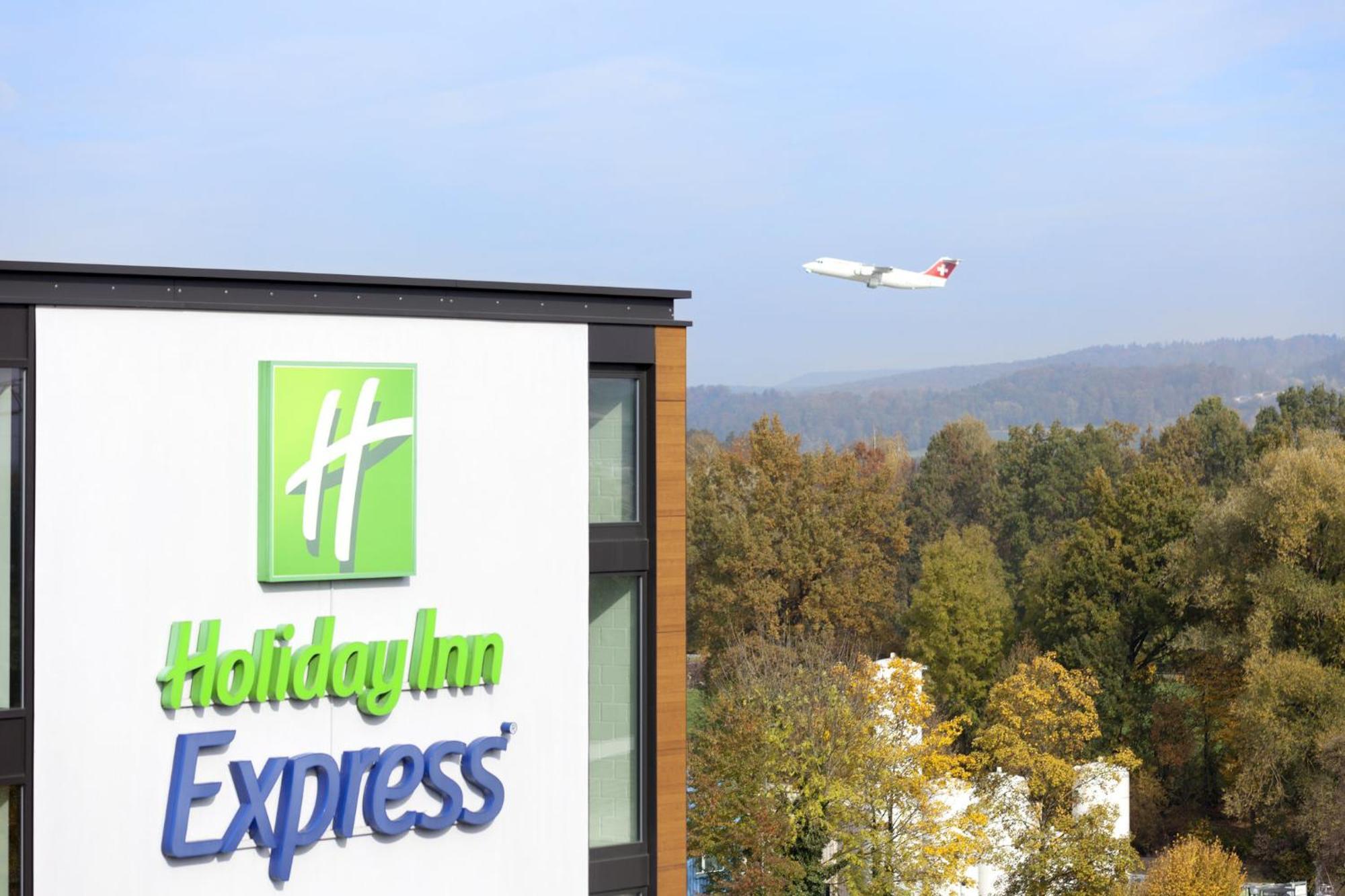 Holiday Inn Express Zurich Airport, An Ihg Hotel Rümlang Eksteriør bilde